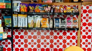 5 to go devine primul lanţ de cafenele din România care se alătură iniţiativei lansate de Pedigree
