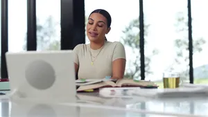 Kim Kardashian, Leonardo DiCaprio şi alte celebrităţi îşi blochează conturile de Facebook şi Instagram. Care este motivul?