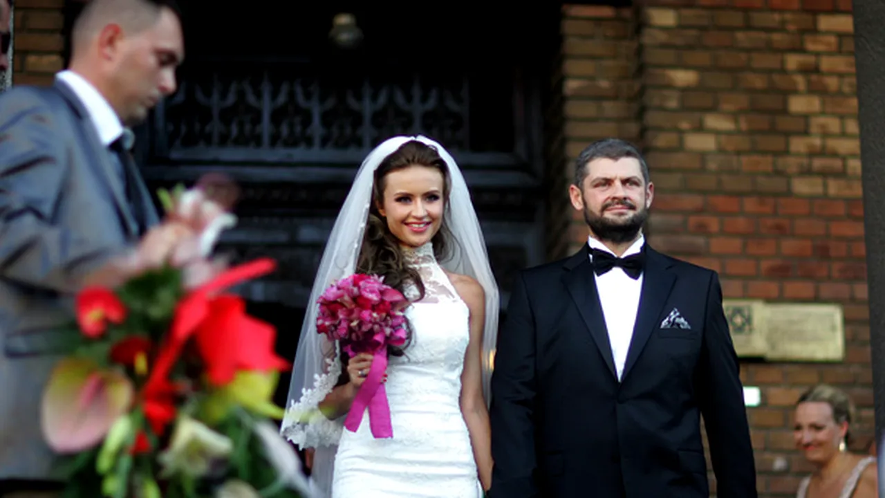 Fiica vicepreşedintelui PNL Sorin Frunzăverde s-a căsătorit la Timişoara. Cununia religioasă, oficiată de 17 preoţi