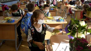 Părinţii vor suspendarea cursurilor cu prezenţă fizică în localităţile care au o rată de infectare mai mare de 6 la mie