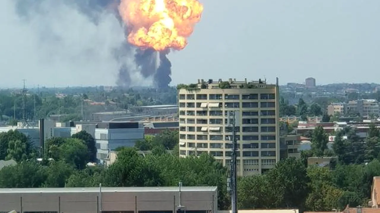 Un incendiu a izbucnit la periferia oraşului italian Bologna, după un accident rutier/ Două persoane au murit, iar alte 84 au fost rănite/ MAE: Autorităţile nu au anunţat victime de cetăţenie română | VIDEO