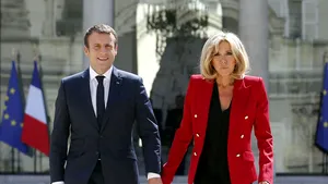 FOTO | Cine este Brigitte Trogneux, soţia lui Emmanuel Macron, cu 25 de ani mai în vârstă decât politicianul francez: 