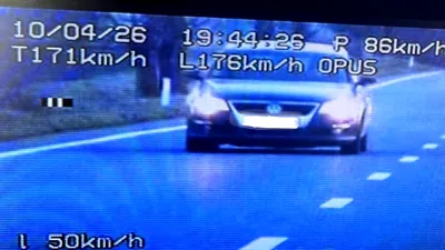 SOCIAL O șoferiță a testat limitele fizicii pe o șosea din județul Constanța, pentru că i se ardeau cozonacii