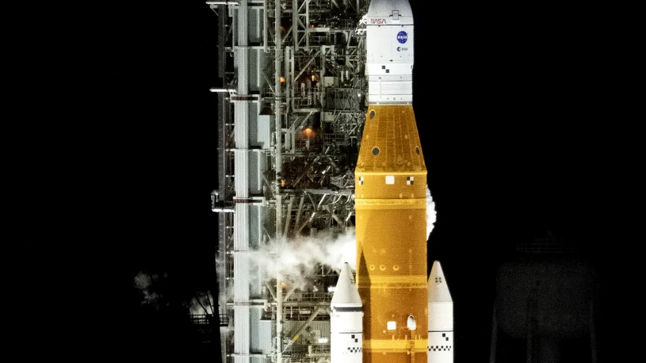 Misiunea Artemis începe cu stângul. NASA amână lansarea rachetei SLS