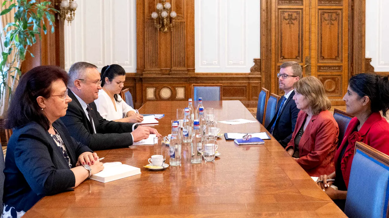Ciucă a discutat cu ambasadoarea SUA la Bucureşti despre atacurile ruseşti din apropierea României