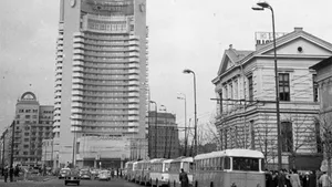 MEDIAFAX ZOOM: Înainte şi după '89 - GALERIE FOTO