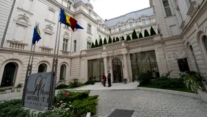 Sejururi în hoteluri de lux, inclusiv în România, pentru echipele britanice care recrutează asistente medicale în străinătate