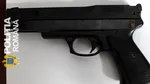 Un bărbat de 36 de ani, prins cu un pistol pe străzile Ploieștiului