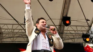 Cântăreţul Ionuţ Dolănescu ar putea rămâne fără permis, după ce a fost prins „zburând” cu 125 km/h