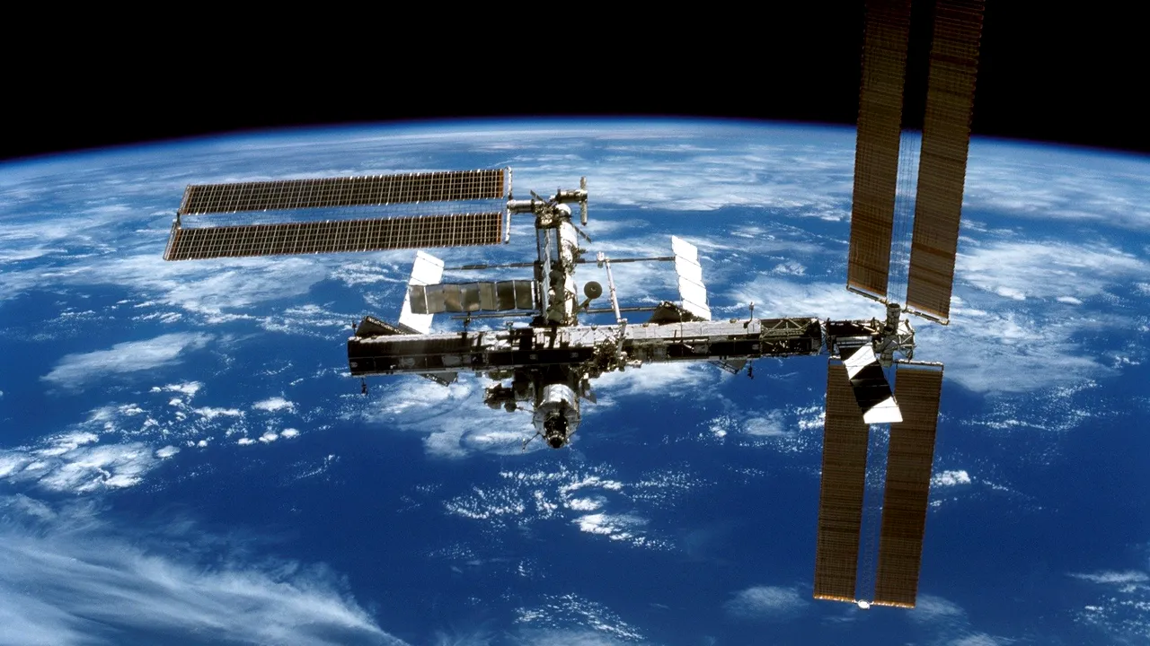 NASA a publicat cele mai frumoase 20 de fotografii făcute de pe Staţia Spaţială Internaţională