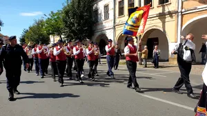 Saşii au făcut paradă la Bistriţa. Întâlnirea celui de-al patrulea cel mai numeros grup etnic din România