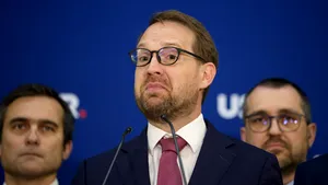 Un candidat la șefia USR îl contestă pe Dominic Fritz: „Este inadmisibil să nu vedem nimic cert legal”