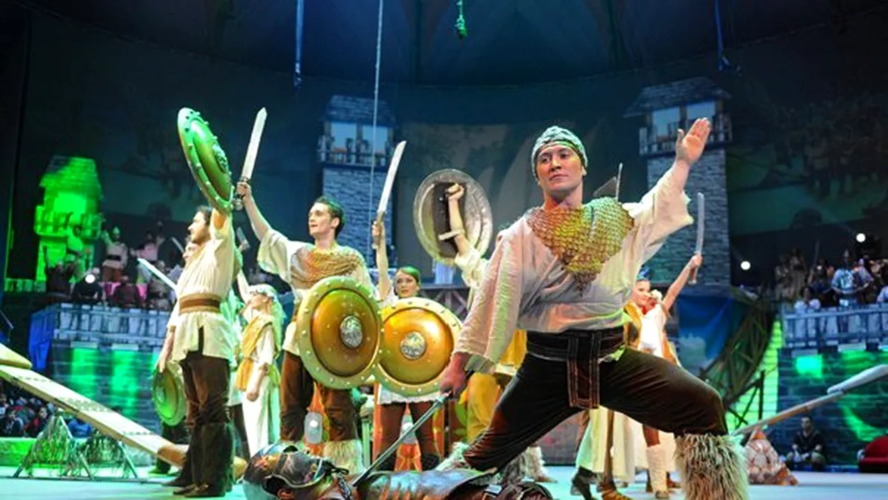 Artişti Cirque du Soleil, la un spectacol la Globus, prinşi în horă cu circarii români - FOTO
