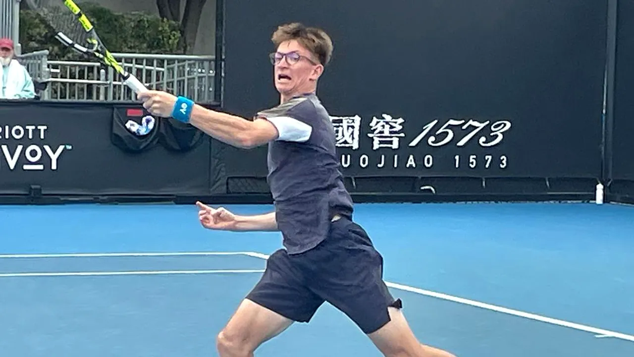 Radu Turcanu a părăsit Australian Open, învins de numărul 1070 mondial
