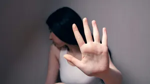 Diana Buzoianu depune un proiect de lege prin care hărţuirea sexuală să fie incriminată indiferent dacă există sau nu relaţii de muncă