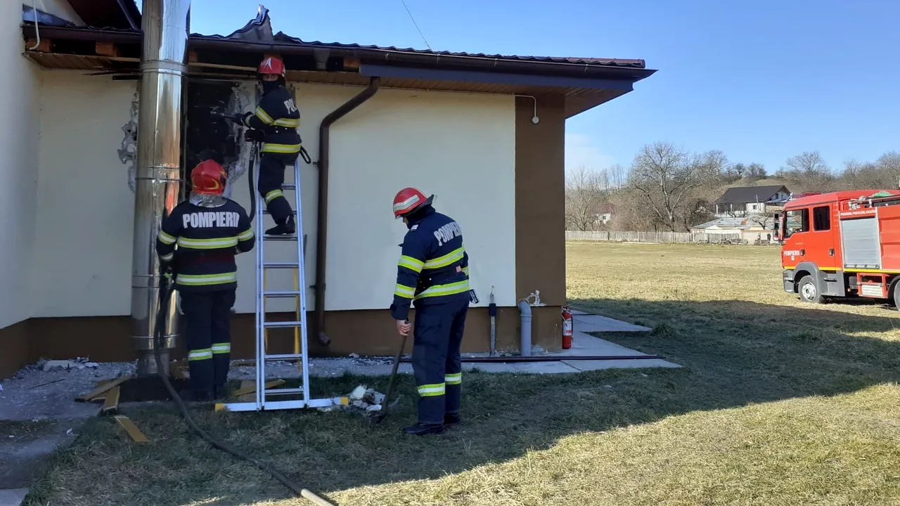 S-a dat alarma de incendiu la o şcoală din Vrancea. Zeci de elevi au fost evacuaţi