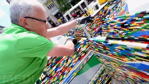 Record Guinness: Cel mai înalt turn din piese Lego, construit în Ungaria