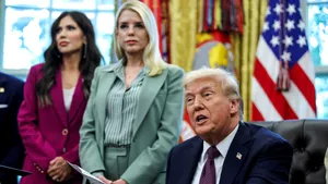 Dezvăluiri din cercul apropiat al lui Trump: nu-i ascultă pe consilieri, se enervează și improvizează