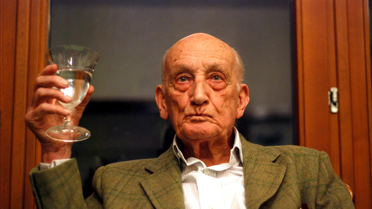 Viaţa VIP: Djuvara 100. Cine este şi ce a ”furat” de la români de-a ajuns Google al istoriei noastre