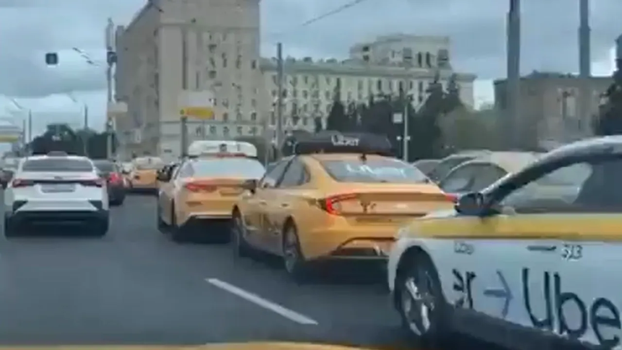 Anonymus şi-a bătut joc în ultimul hal de taximetriştii din Moscova