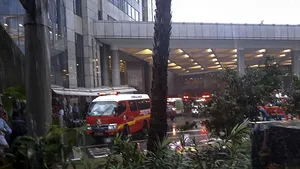 Aproape 80 de persoane au fost rănite după ce un tavan al Bursei din Jakarta s-a prăbuşit / Majoritatea victimelor, studenţi care se aflau în vizită| FOTO, VIDEO