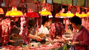 China suspendă importurile de carne de porc din Mexic şi din trei state americane