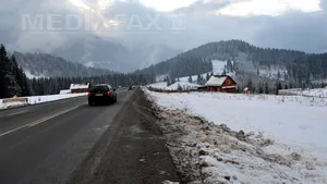 Circulaţie îngreunată pe DN 17, în Pasul Tihuţa, din cauza zăpezii