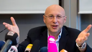 Cine este Stefan W. Hell, laureat al premiului Nobel pentru chimie pe 2014, care s-a născut în România: 