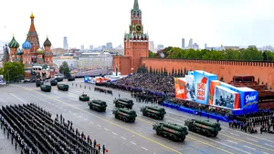 Exportul de arme ruseşti s-a prăbuşit cu 92% în anul 2024, a scăzut de 14 ori faţă de 2021, la sub 1 miliard de euro. Paradoxal, România a ajuns Rusia la exportul de arme