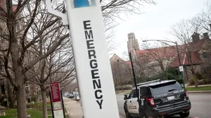 Trei agenţi de poliţie au fost răniţi în schimburi de focuri cu doi suspecţi, în SUA