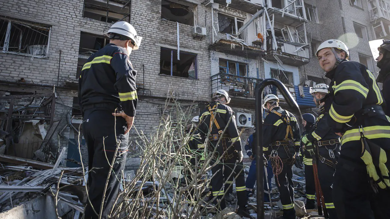 Un mort şi doi răniţi după un atac rusesc asupra unei zone rezidenţiale din Pokrovsk, Ucraina