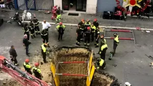 Un bărbat a fost salvat dintr-un tunel prăbuşit la Vatican. Poliţia: încerca să sape un tunel pentru a sparge o bancă