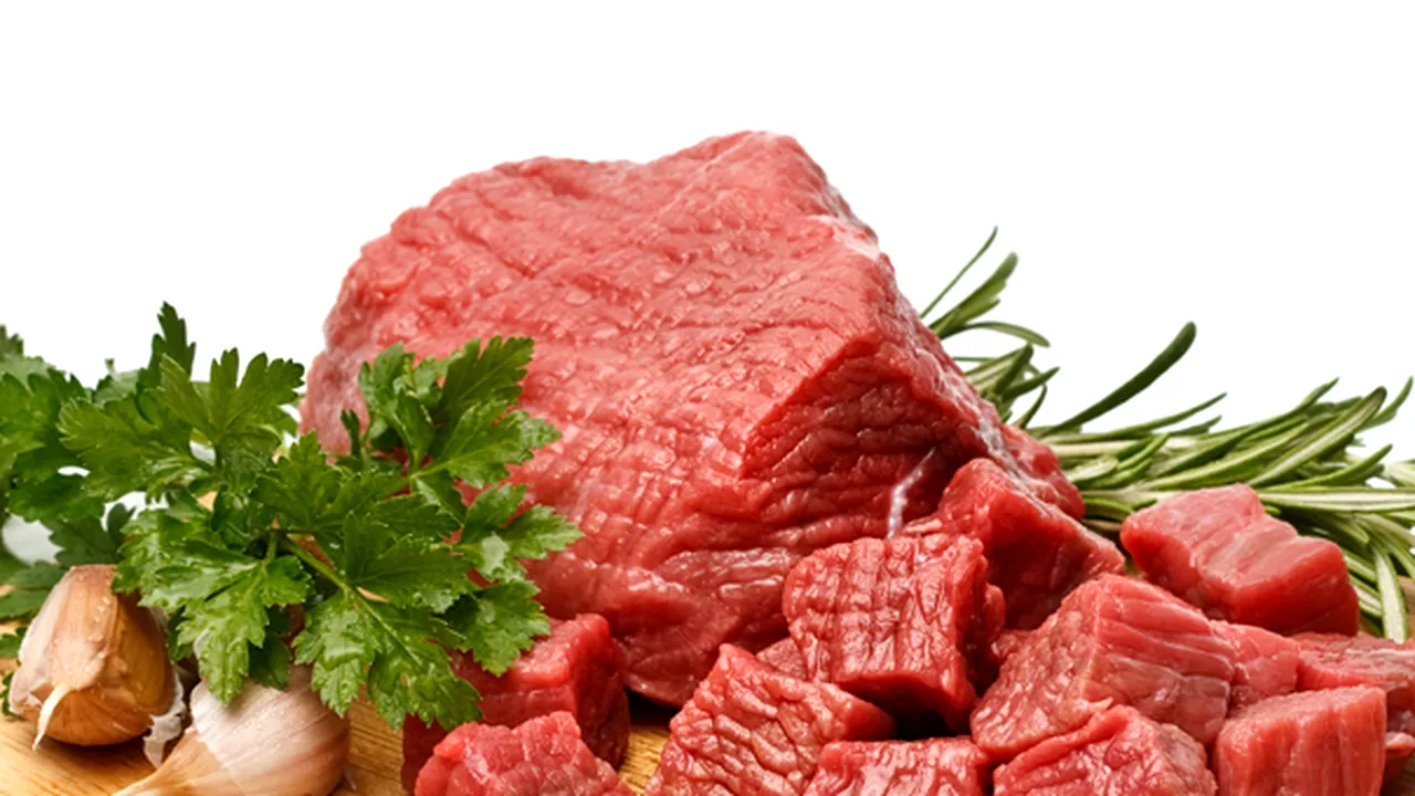 Consumul zilnic de carne roşie creşte riscul de deces 