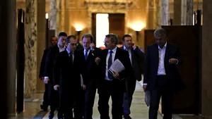 Cristian Preda: Tripleta şi generaţia pe care o reprezintă nu au resurse pentru succesiunea lui Boc
