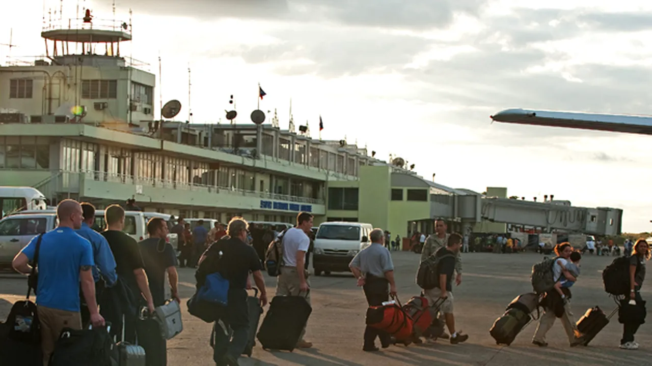 SUA îşi evacuează cetăţenii din Haiti şi suspendă expulzarea imigranţilor ilegali haitieni