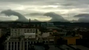 Tsunami pe cer? Fenomenul uimitor care produce valuri în nori - VIDEO