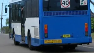 Mai mulţi adolescenţi australieni au atacat un autobuz ce transporta copii evrei