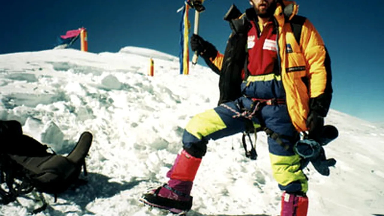 Alpiniştii care l-au salvat pe Colibăşanu din Himalaya, premiaţi pentru curaj