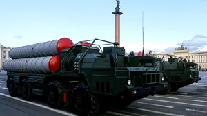 BREAKING: Rusia va livra Turciei începând din 2019 sistemele de rachete S-400