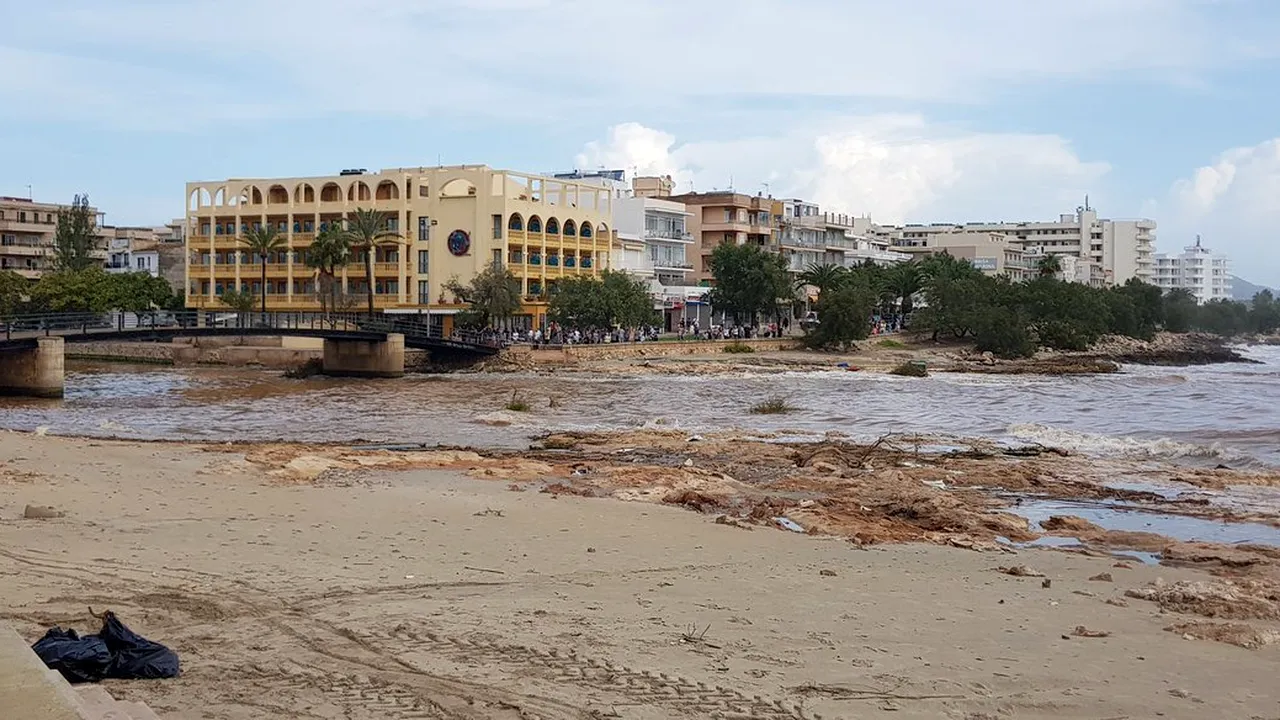 Şase persoane au murit, iar nouă sunt dispărute în urma inundaţiilor de pe insula Mallorca din Spania | VIDEO