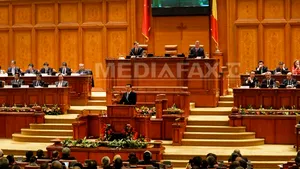 Constantin şi Mănescu au plecat din plen la discursul lui Li Keqiang pentru că rămseseră fără loc