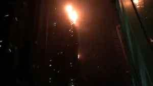 Incendiu de amploare într-un zgârie-nori din Dubai - VIDEO