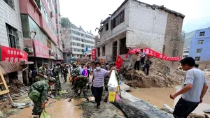 Bilanţul alunecărilor de teren din China depăşeşte 1.100 de morţi - VIDEO