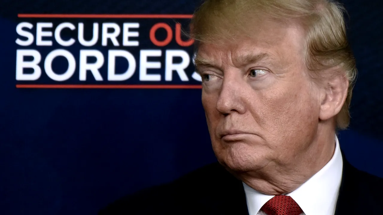 Trump afirmă că imigranţii ilegali ar trebui deportaţi imediat 