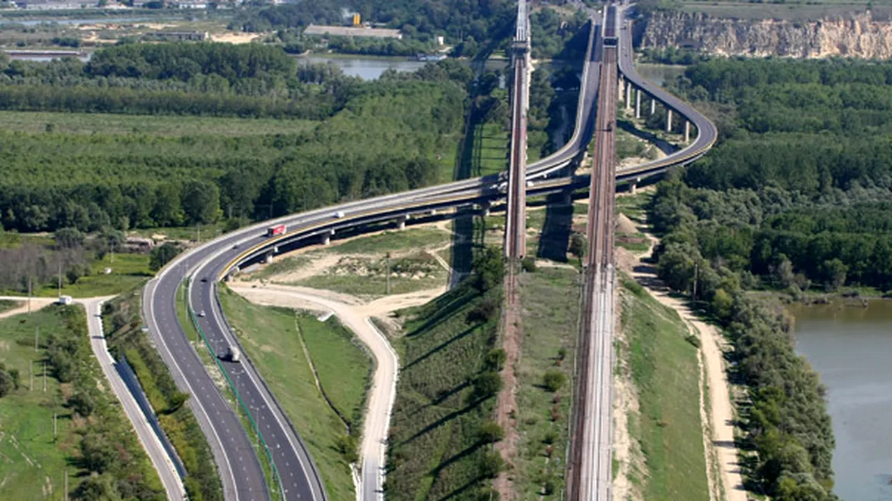 Traficul rutier spre litoral şi staţiunile montane, monitorizat dintr-un elicopter al MAI