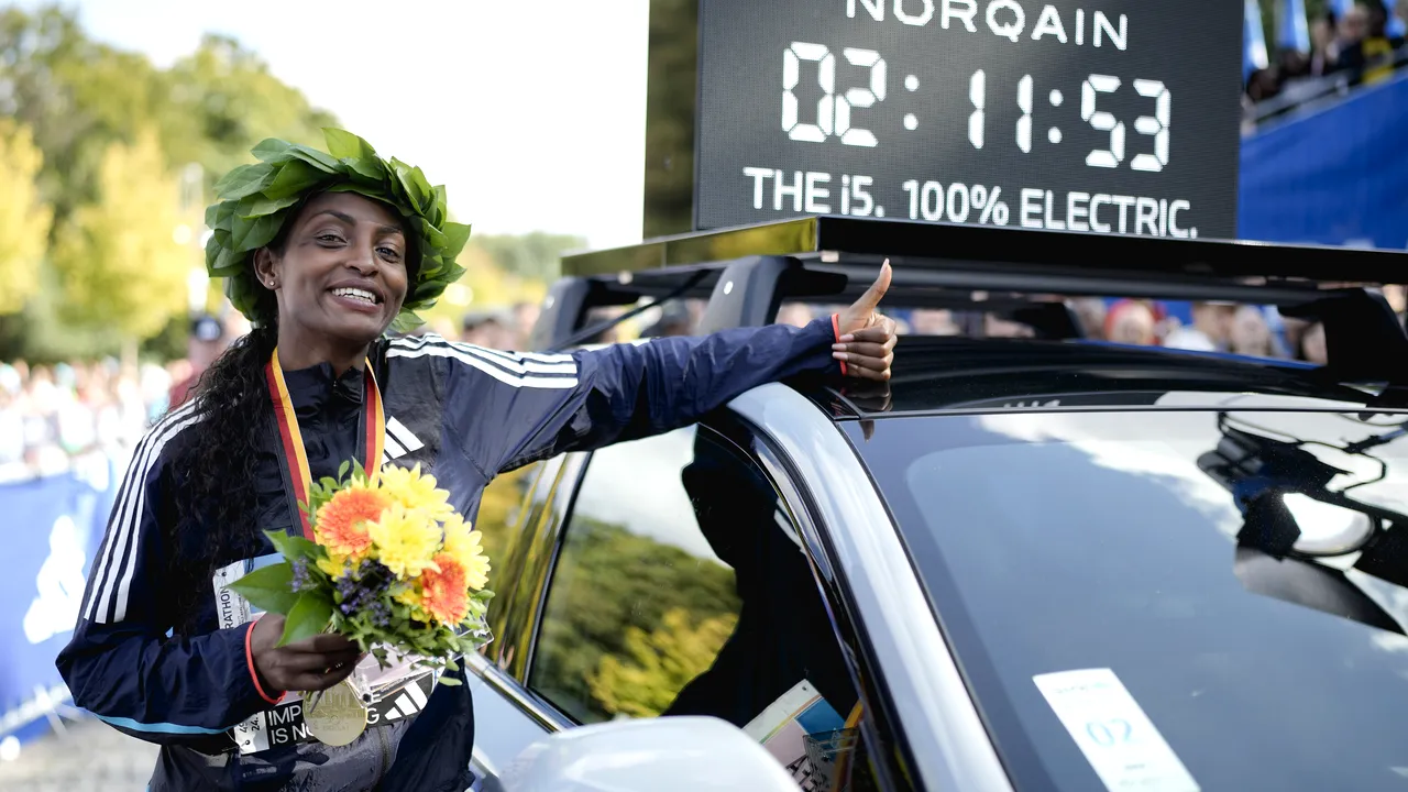 Etiopianca Tigist Assefa doboară recordul mondial de maraton feminin la Berlin