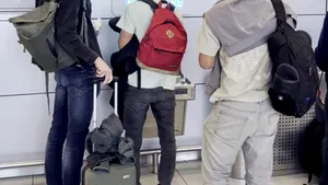 Apă gratuită pentru pasageri. Primele 10 stații de hidratare, instalate în aeroporturile din București