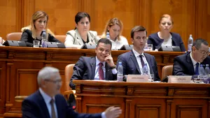 ANALIZĂ Criza politică ne costă cel puţin 2,2 miliarde de euro prin bursă, dobânzi, PIB şi importuri