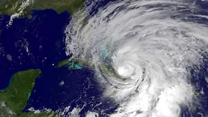 Uraganul Sandy, mai slab în intensitate: a devenit furtună tropicală 