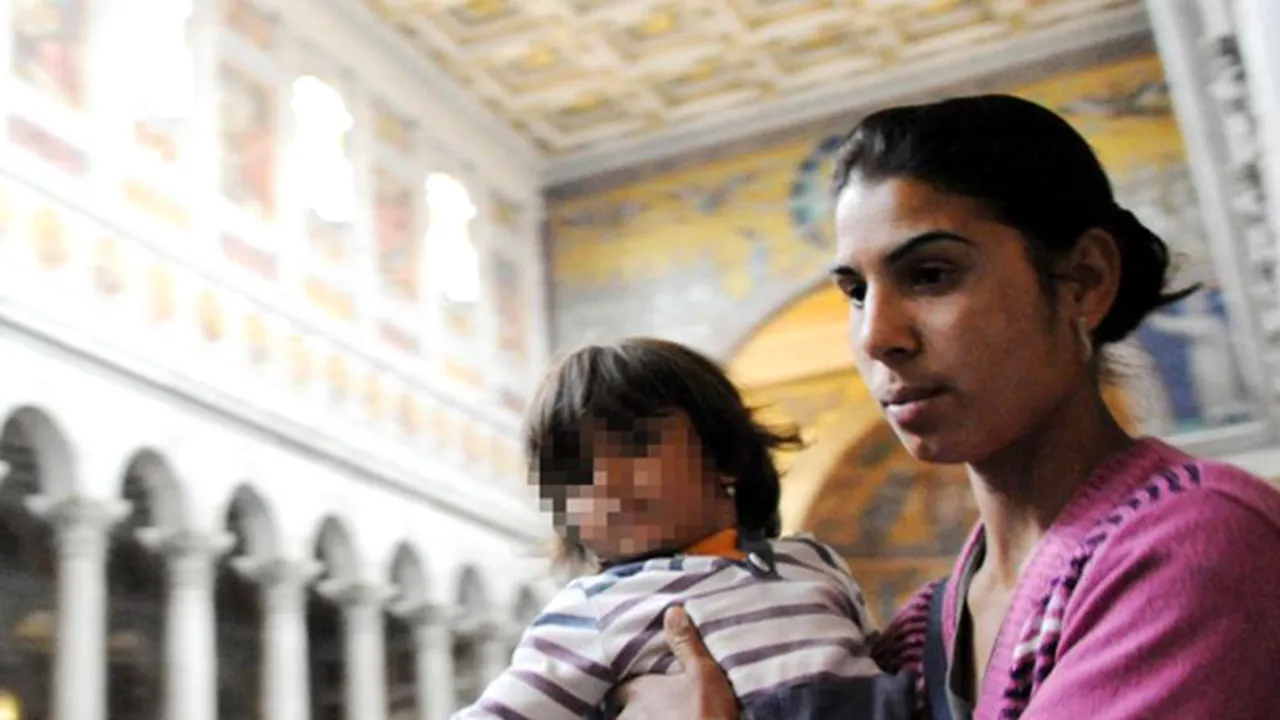 Peste 100 de romi români evacuaţi dintr-o tabără au ocupat Bazilica San Paolo din Roma. Alemanno: Mulţi dintre ei sunt infractori